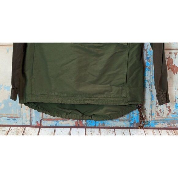 Modern Amusement Mens Size Medium Green Long Sleeve Hooded Windbreaker Jacket - Picture 3 of 11